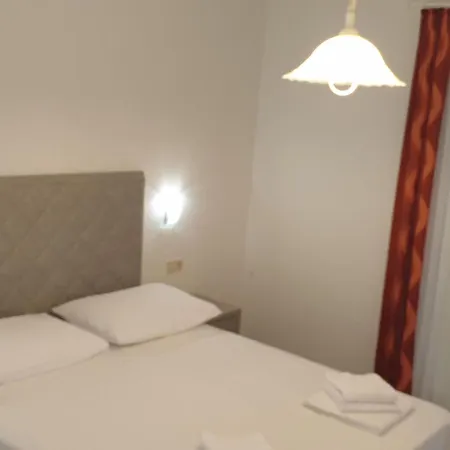 Apartment Fuer Sechs Personen- Mit Einem Balkon By Interhome *