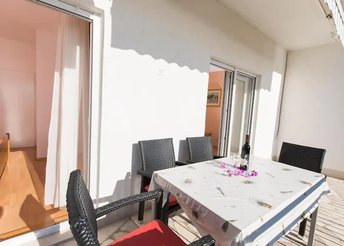 Fuer Sechs Personen- Mit Einem Balkon By Interhome Apartament *