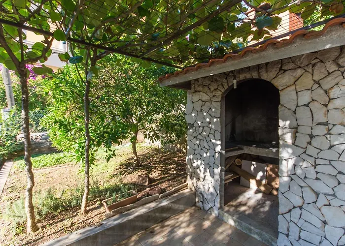 Apartment Fuer Sechs Personen- Mit Einem Balkon By Interhome *