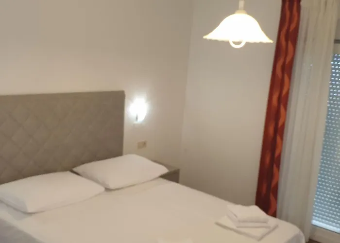 Apartment Fuer Sechs Personen- Mit Einem Balkon By Interhome *