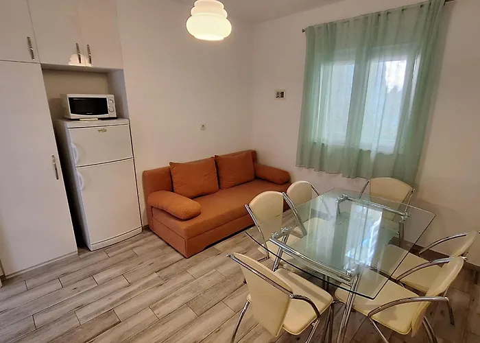 Fuer Sechs Personen- Mit Einem Balkon By Interhome Apartament Trogir