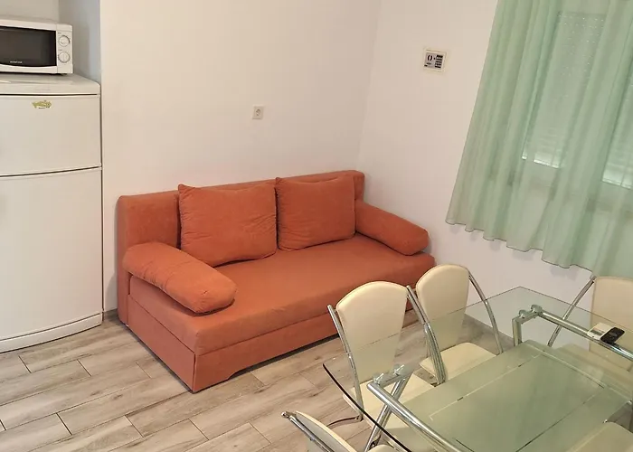 Apartament Fuer Sechs Personen- Mit Einem Balkon By Interhome *